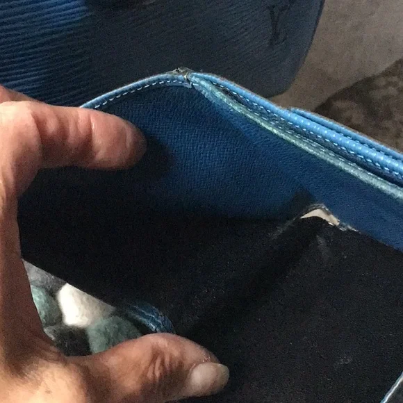 Louis Vuitton Blue Epi Speedy 25 - Picture 10 of 14